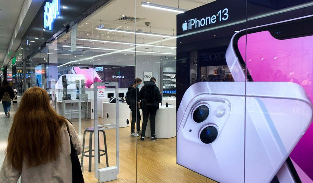 Apple shares drop on iPhone 13 production fears